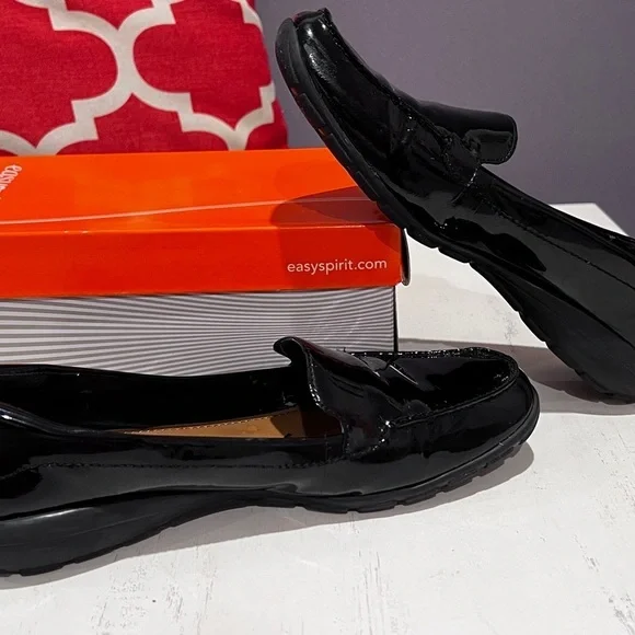 Easy Spirit Women's Black Patent Leather Loafers - Picture 4 of 7